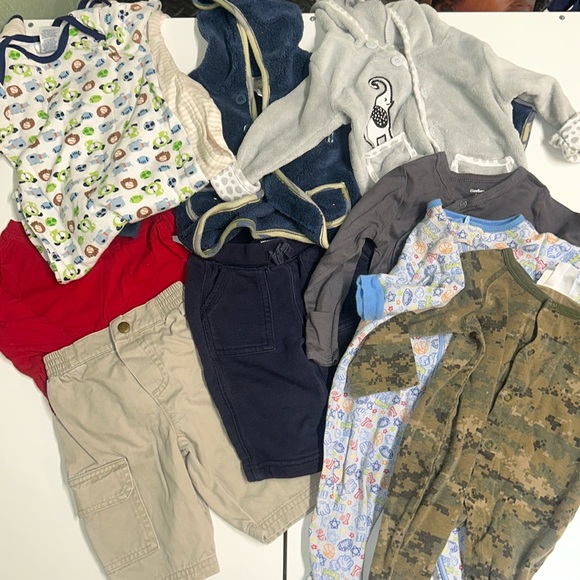 Baby boy clothing bundle - Picture 1 of 10